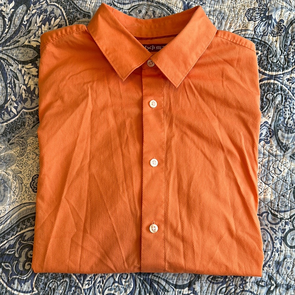 Men’s short sleeved button down